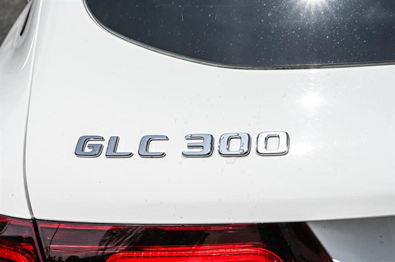 mercedes-benz GLC300 2022 - 12