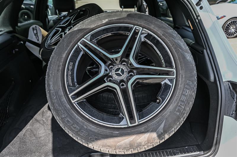 mercedes-benz GLC300 2022 - 15