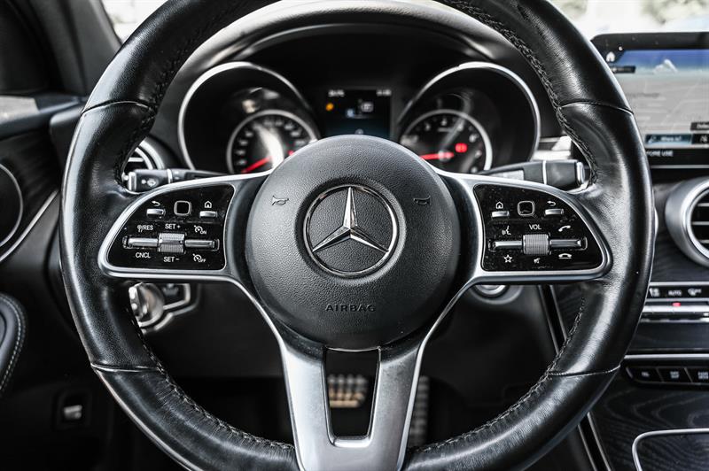 mercedes-benz GLC300 2022 - 21