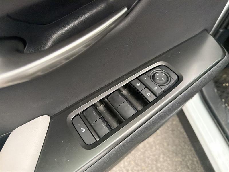 lexus UX 2025 - 21