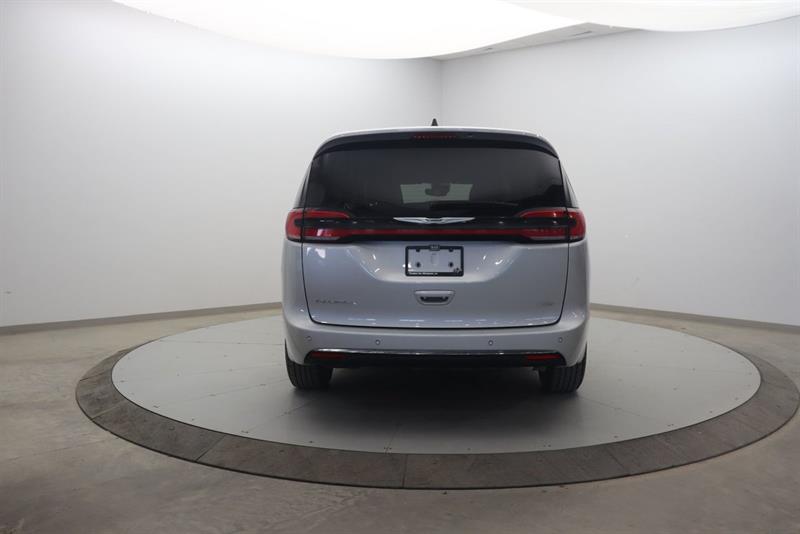 chrysler Pacifica 2023 - 5