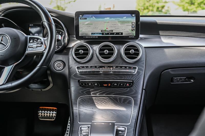 mercedes-benz GLC300 2022 - 28
