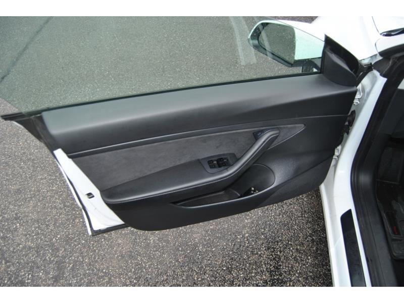 2021 Tesla Model 3 - Image 11
