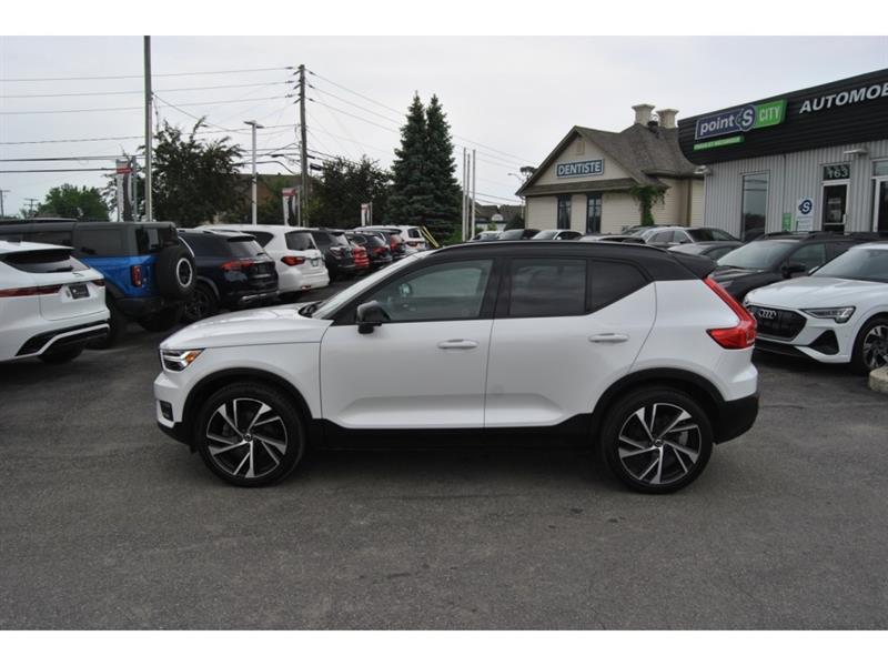 volvo XC40 2022 - 2