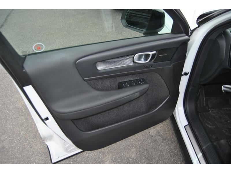 volvo XC40 2022 - 12