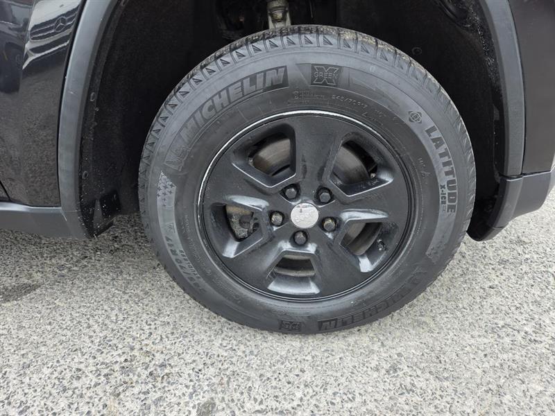 2016 Jeep Grand Cherokee - Image 9