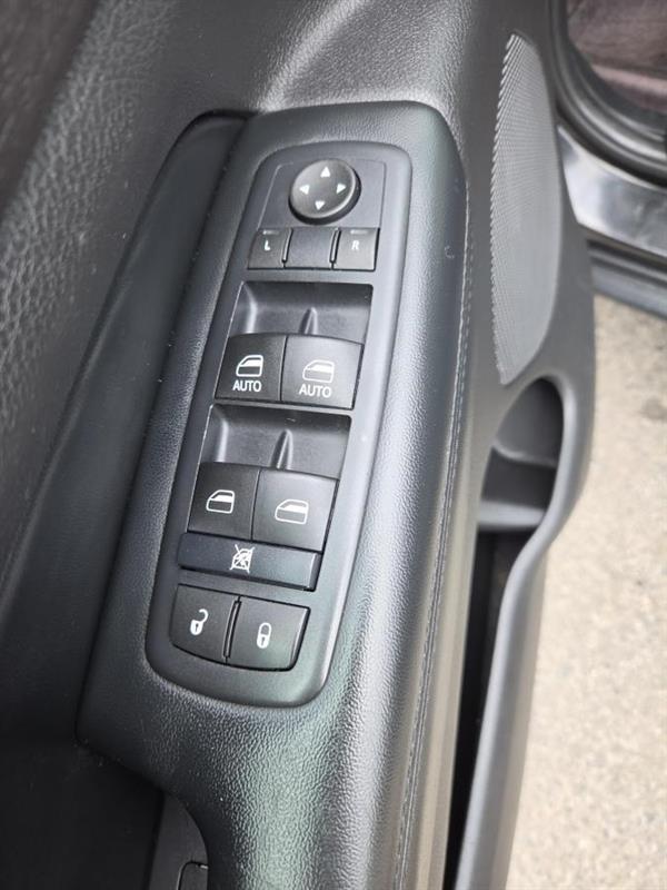 2016 Jeep Grand Cherokee - Image 17