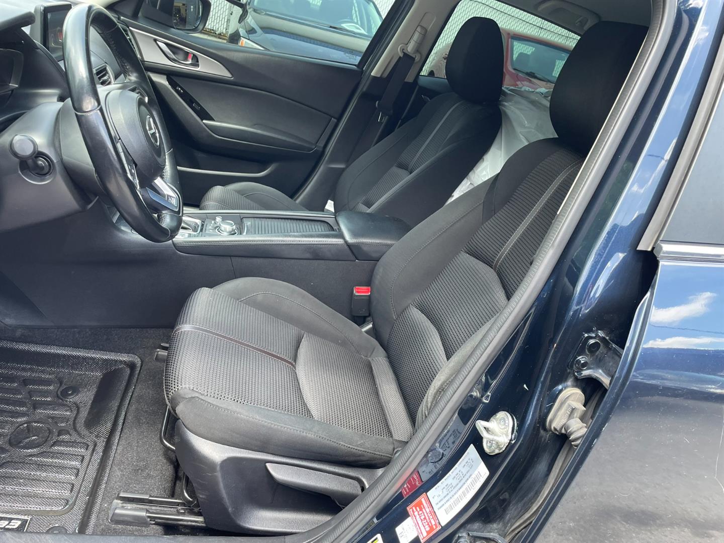 mazda Mazda3 Sport 2018 - 8