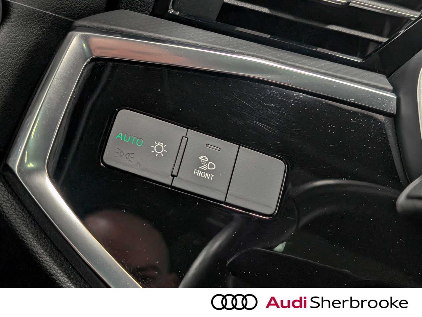 audi Q3 2020 - 24