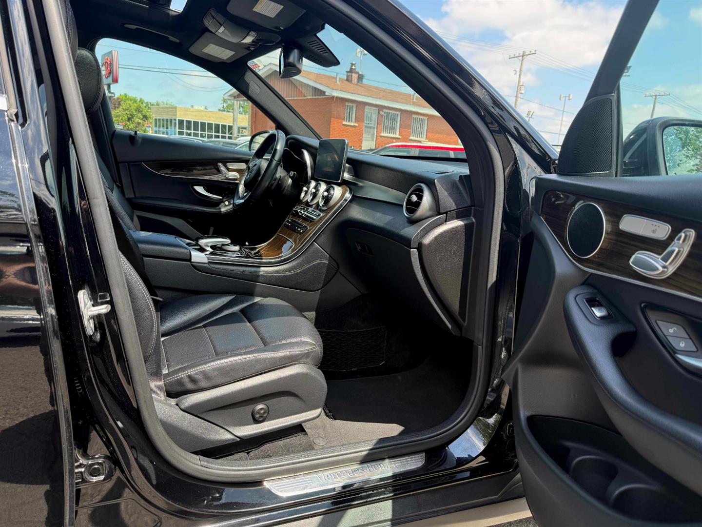 mercedes-benz GLC 2019 - 18