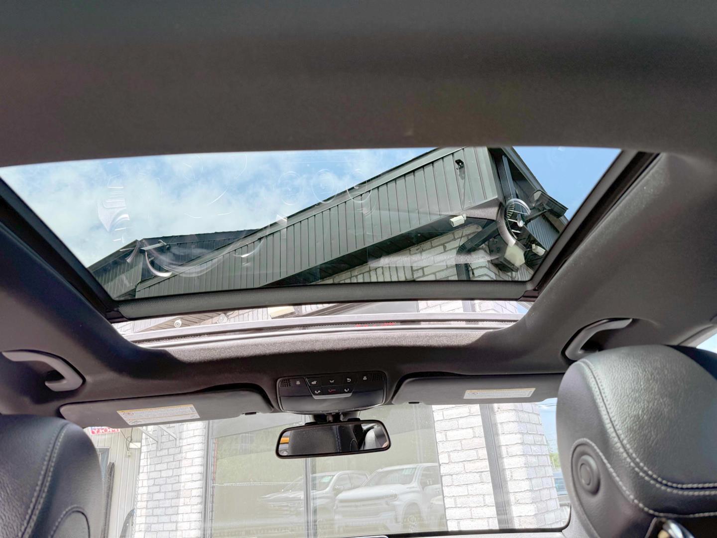 mercedes-benz GLC 2019 - 28