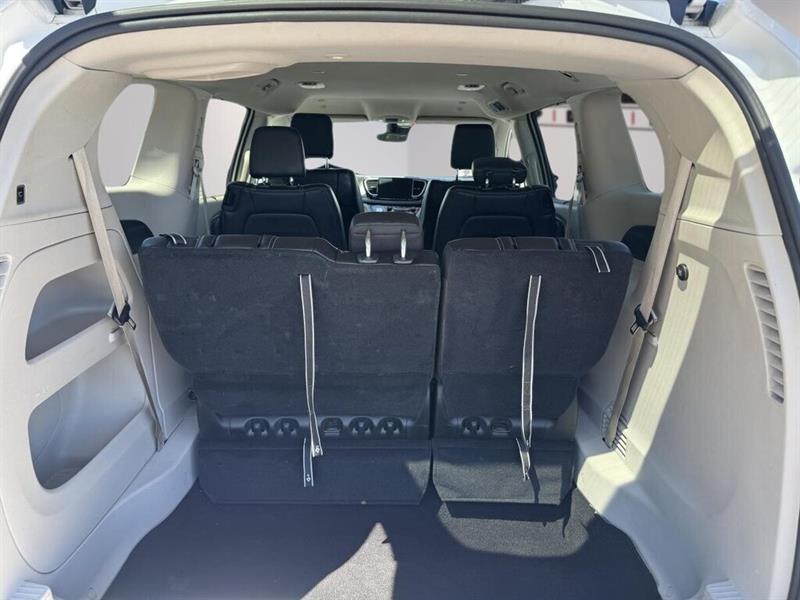 chrysler Pacifica 2024 - 8