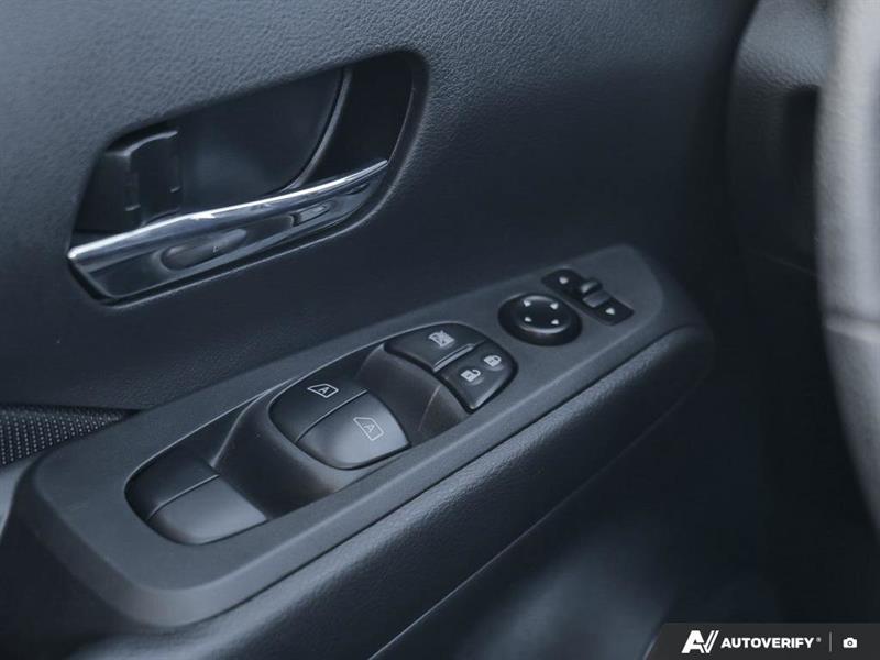 nissan Kicks Play 2025 - 12