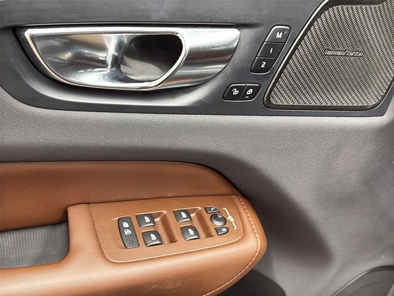 volvo XC60 2024 - 25