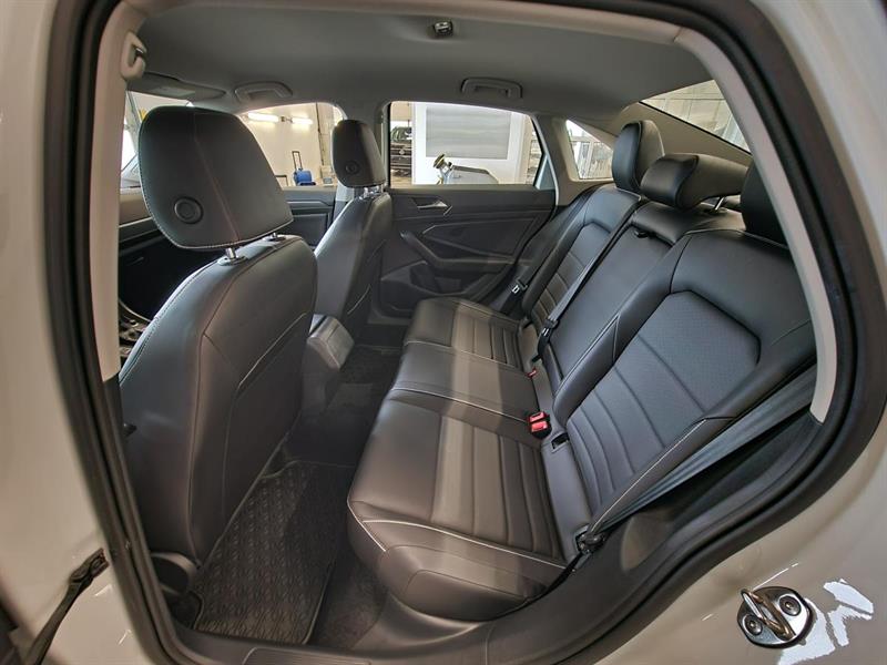 volkswagen Jetta 2023 - 10