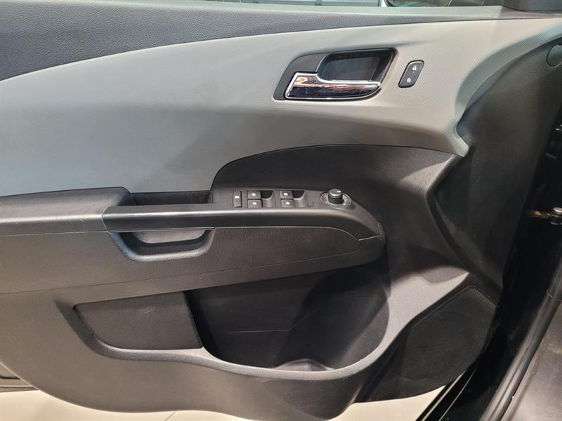 chevrolet Sonic 2016 - 15