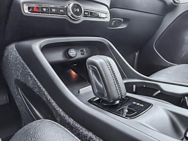 volvo XC40 2020 - 17