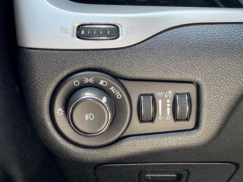jeep Cherokee 2016 - 18