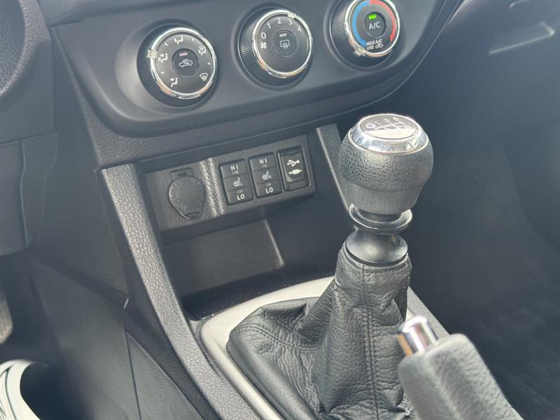 toyota Corolla 2015 - 22