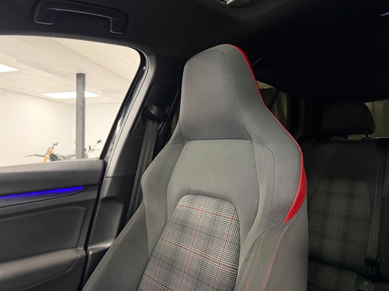 volkswagen Golf GTI 2022 - 25