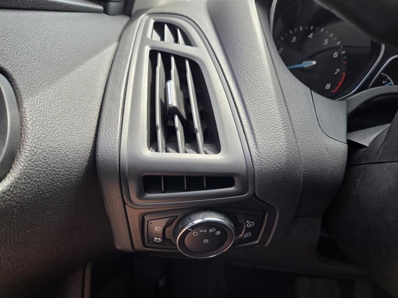 ford Focus 2013 - 21
