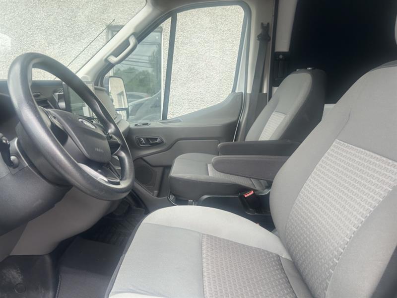 ford Transit fourgon utilitaire 2023 - 8