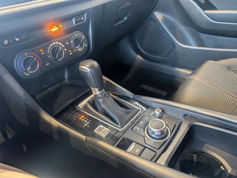 mazda Mazda3 2017 - 25