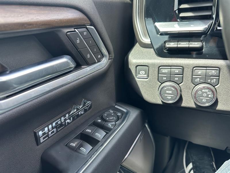 chevrolet Silverado 1500 2025 - 24