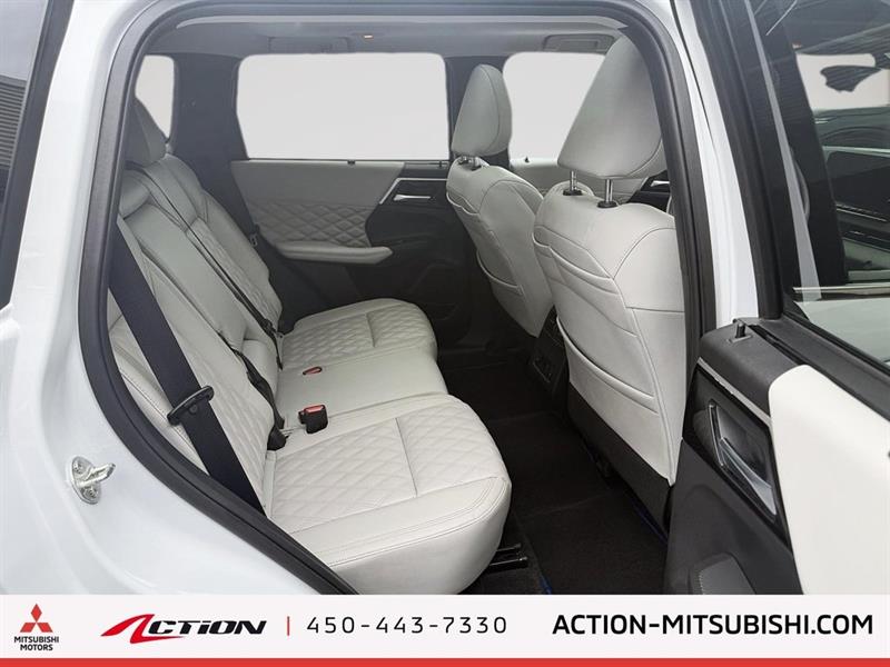 mitsubishi Outlander rechargeable 2024 - 13