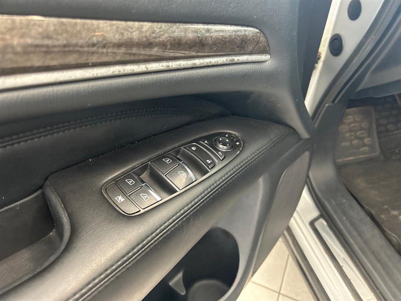 infiniti JX35 2013 - 17