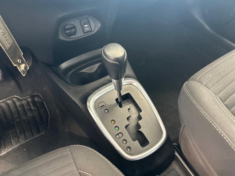 toyota Yaris Hatchback 2018 - 17