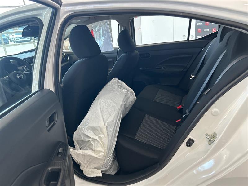 nissan Versa 2024 - 9