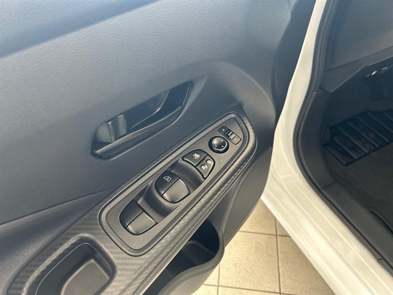 nissan Versa 2024 - 18