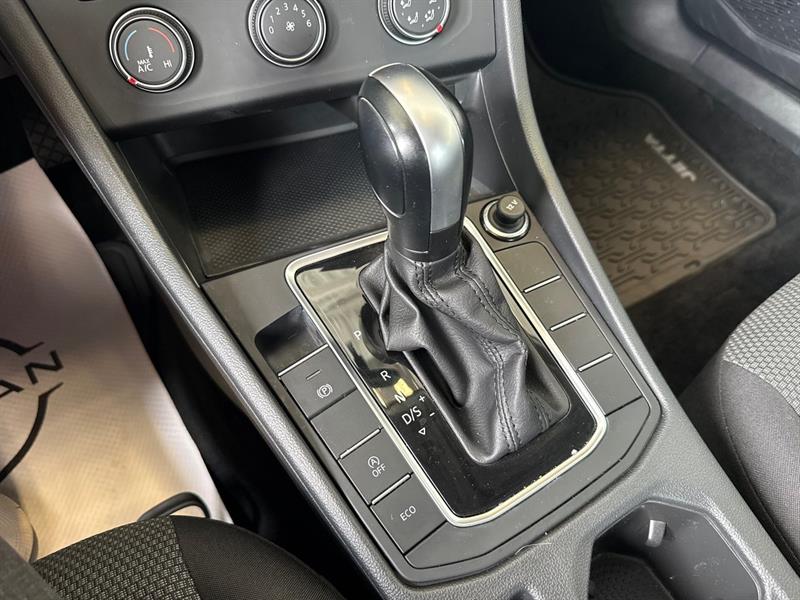 volkswagen Jetta 2021 - 27