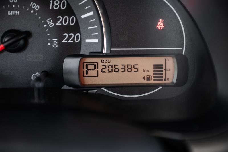 nissan Micra 2015 - 17