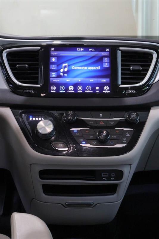 chrysler Pacifica 2018 - 22