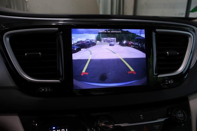 chrysler Pacifica 2018 - 23