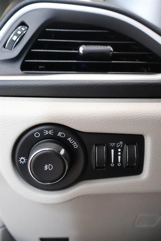 chrysler Pacifica 2018 - 26