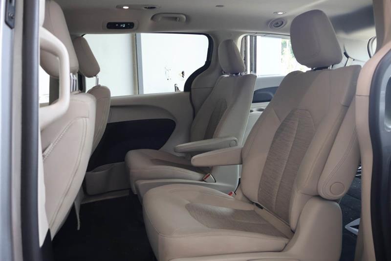 chrysler Pacifica 2018 - 29