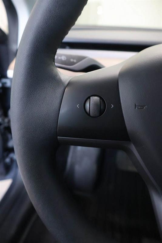 tesla Model 3 2023 - 17