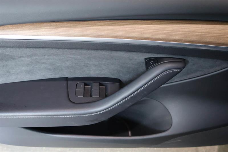 tesla Model 3 2023 - 23