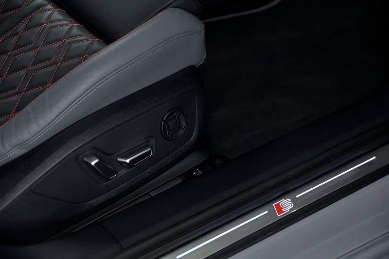 audi S6 Sedan 2025 - 38