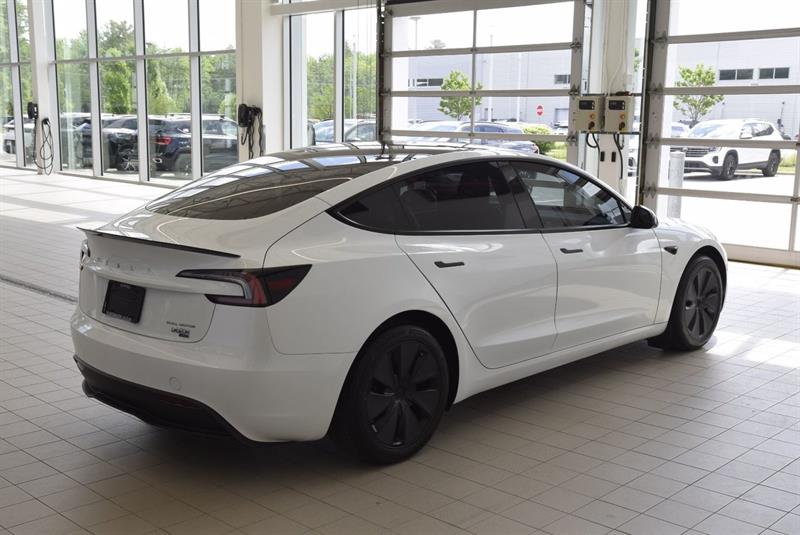 tesla Model 3 2024 - 11
