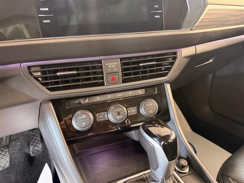 volkswagen Jetta 2022 - 17