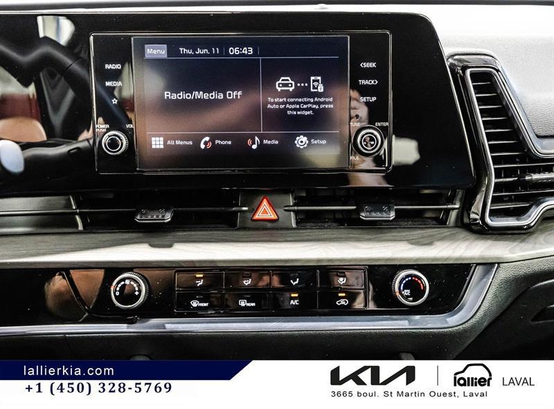 2025 Kia Sportage - Image 24