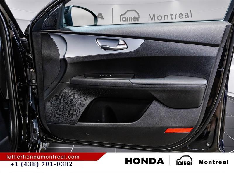 2023 Kia Forte - Image 16