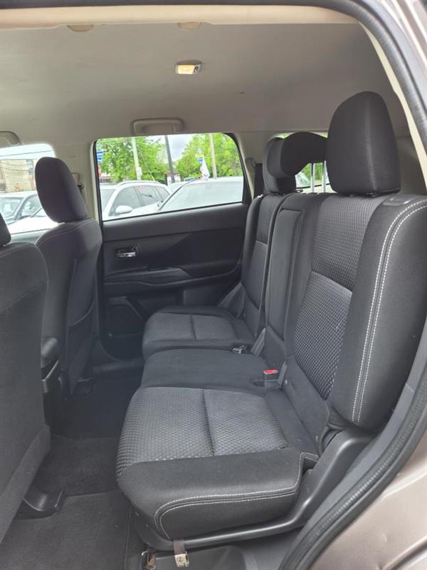 mitsubishi Outlander 2017 - 13