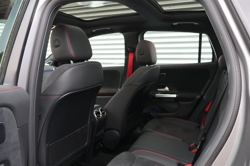 mercedes-benz GLA 2022 - 18