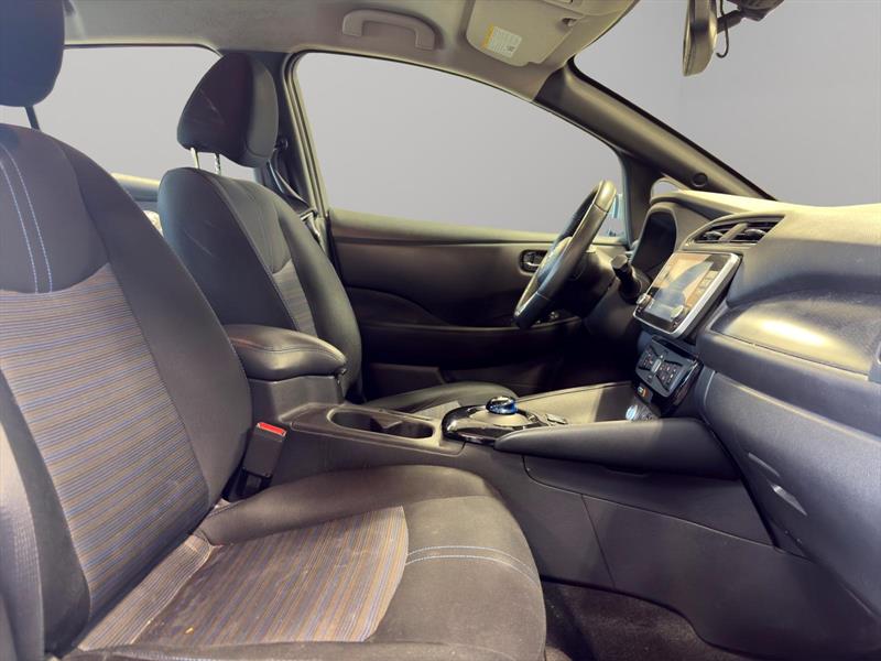 nissan LEAF 2022 - 10