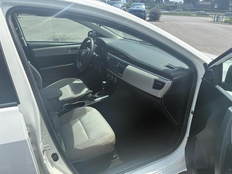toyota Corolla 2015 - 9